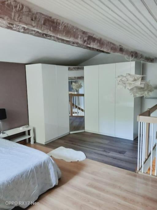 Appartement Au Coeur Du Village De Callian Bagian luar foto