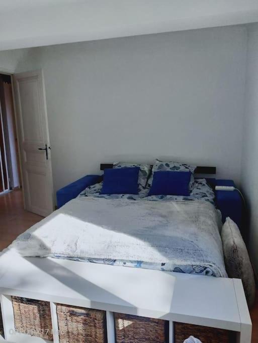 Appartement Au Coeur Du Village De Callian Bagian luar foto