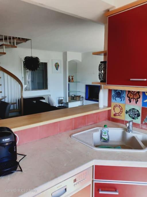 Appartement Au Coeur Du Village De Callian Bagian luar foto