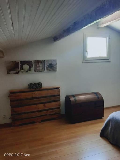 Appartement Au Coeur Du Village De Callian Bagian luar foto
