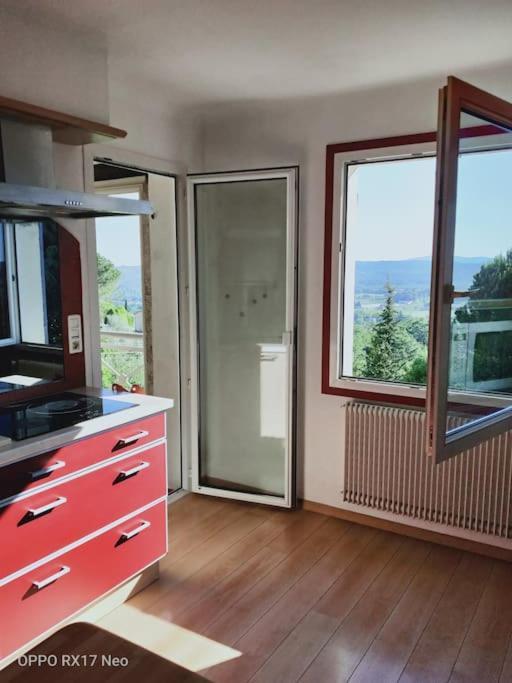 Appartement Au Coeur Du Village De Callian Bagian luar foto